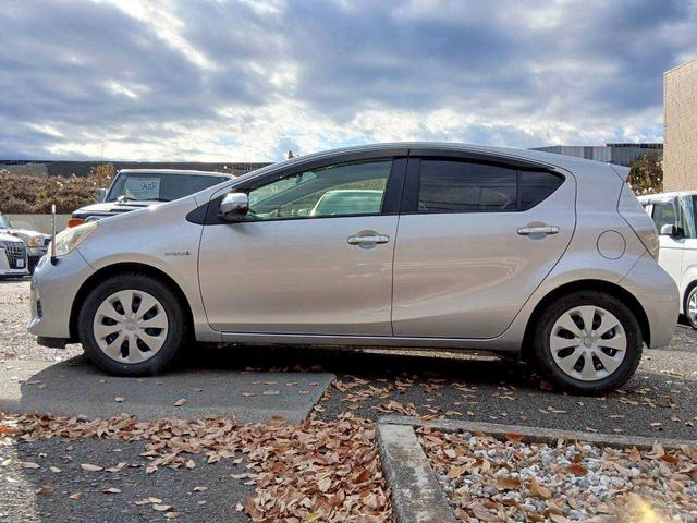 アクア S 純正7インチナビ/TV/ETC/プッシュスタート/オートエアコン(2枚目)