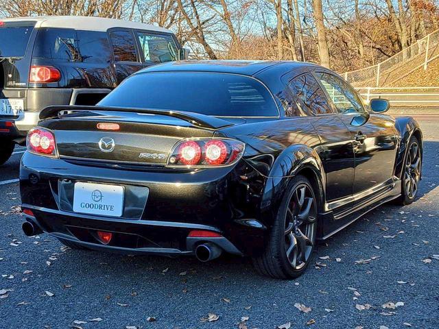 ＲＸ－８ スピリットＲ　タイプＲＳ　６速ＭＴ　純正赤／黒レカロ半革シート　フジツボマフラー　純正ブロンズ１９ＡＷ　レッドキャリパー　ナビ　ＴＶ　ＥＴＣ　Ｂｌｕｅｔｏｏｔｈ／Ｂｌｕ－ｒａｙ対応（3枚目）