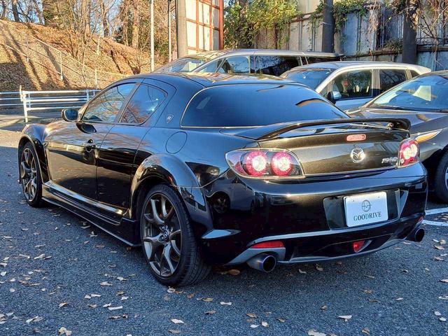 ＲＸ－８ スピリットＲ　タイプＲＳ　６速ＭＴ　純正赤／黒レカロ半革シート　フジツボマフラー　純正ブロンズ１９ＡＷ　レッドキャリパー　ナビ　ＴＶ　ＥＴＣ　Ｂｌｕｅｔｏｏｔｈ／Ｂｌｕ－ｒａｙ対応（4枚目）