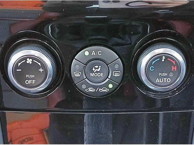 ＲＸ－８ スピリットＲ　タイプＲＳ　６速ＭＴ　純正赤／黒レカロ半革シート　フジツボマフラー　純正ブロンズ１９ＡＷ　レッドキャリパー　ナビ　ＴＶ　ＥＴＣ　Ｂｌｕｅｔｏｏｔｈ／Ｂｌｕ－ｒａｙ対応（18枚目）