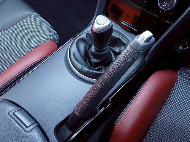 ＲＸ－８ スピリットＲ　タイプＲＳ　６速ＭＴ　純正赤／黒レカロ半革シート　フジツボマフラー　純正ブロンズ１９ＡＷ　レッドキャリパー　ナビ　ＴＶ　ＥＴＣ　Ｂｌｕｅｔｏｏｔｈ／Ｂｌｕ－ｒａｙ対応（19枚目）