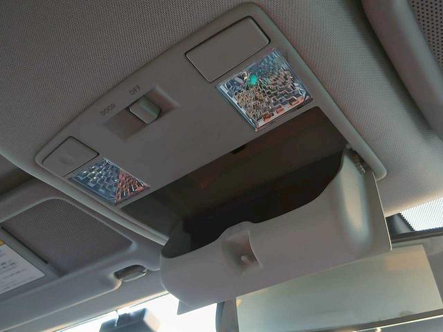 ＲＸ－８ スピリットＲ　タイプＲＳ　６速ＭＴ　純正赤／黒レカロ半革シート　フジツボマフラー　純正ブロンズ１９ＡＷ　レッドキャリパー　ナビ　ＴＶ　ＥＴＣ　Ｂｌｕｅｔｏｏｔｈ／Ｂｌｕ－ｒａｙ対応（22枚目）