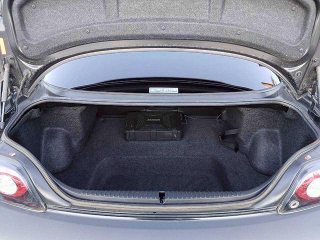 ＲＸ－８ スピリットＲ　タイプＲＳ　６速ＭＴ　純正赤／黒レカロ半革シート　フジツボマフラー　純正ブロンズ１９ＡＷ　レッドキャリパー　ナビ　ＴＶ　ＥＴＣ　Ｂｌｕｅｔｏｏｔｈ／Ｂｌｕ－ｒａｙ対応（33枚目）