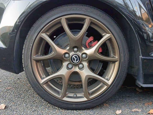 ＲＸ－８ スピリットＲ　タイプＲＳ　６速ＭＴ　純正赤／黒レカロ半革シート　フジツボマフラー　純正ブロンズ１９ＡＷ　レッドキャリパー　ナビ　ＴＶ　ＥＴＣ　Ｂｌｕｅｔｏｏｔｈ／Ｂｌｕ－ｒａｙ対応（35枚目）