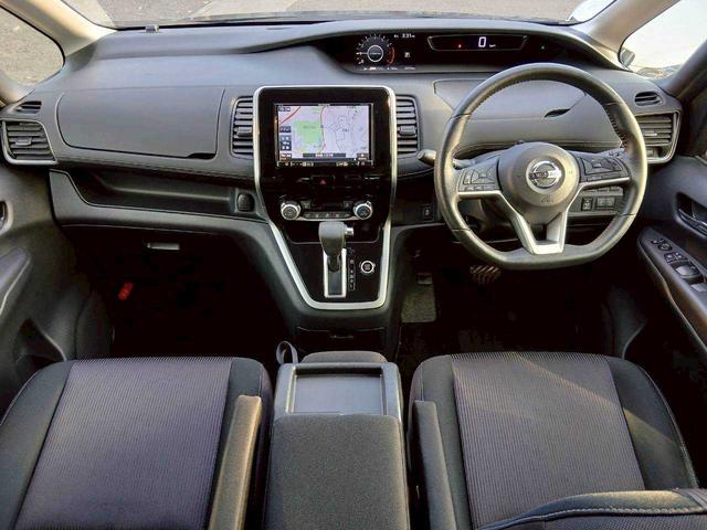 セレナ ハイウェイスター　Ｖセレクション　８インチナビ／両側電動スライド／バックモニター／ＥＴＣ／４ＷＤ（10枚目）