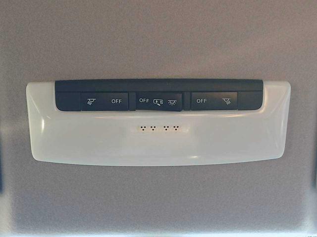 セレナ ハイウェイスター　Ｖセレクション　８インチナビ／両側電動スライド／バックモニター／ＥＴＣ／４ＷＤ（24枚目）