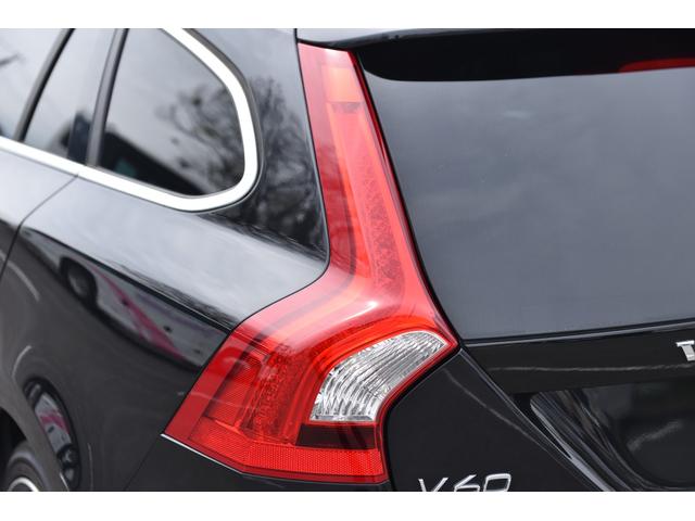 Ｖ６０ Ｔ４　Ｒデザイン　ナビ　クリアランスソナー　オートクルーズコントロール　レーンアシスト　アルミホイール　オートライト　ＨＩＤ　パワーシート　電動格納ミラー　シートヒーター　ＡＴ　盗難防止システム　ＡＢＳ　ＣＤ　エアコン（30枚目）