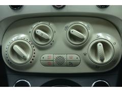 気温に合わせて直感的に操作することで、車内をいつでも快適に保てます。 3