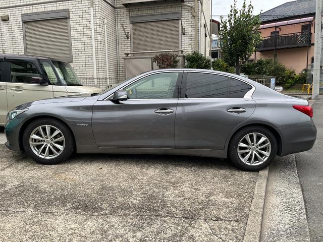 スカイライン ３５０ＧＴ　ハイブリッド　タイプＰ　【１２か月ライト保証】純正ナビ　フルセグＴＶ　アラウンドビューモニター　エマージェンシーブレーキ　ＥＴＣ　純正１７ＡＷ　インテリジェントキー２個　ＬＥＤヘッドランプ　ブラックレザーシート（10枚目）