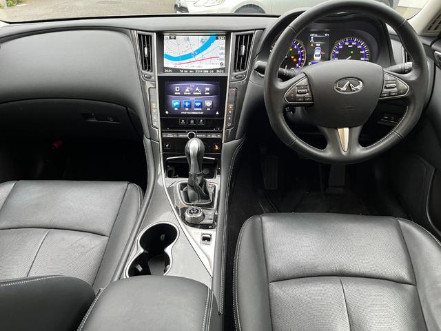 スカイライン ３５０ＧＴ　ハイブリッド　タイプＰ　【１２か月ライト保証】純正ナビ　フルセグＴＶ　アラウンドビューモニター　エマージェンシーブレーキ　ＥＴＣ　純正１７ＡＷ　インテリジェントキー２個　ＬＥＤヘッドランプ　ブラックレザーシート（16枚目）