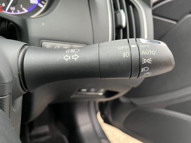 スカイライン ３５０ＧＴ　ハイブリッド　タイプＰ　【１２か月ライト保証】純正ナビ　フルセグＴＶ　アラウンドビューモニター　エマージェンシーブレーキ　ＥＴＣ　純正１７ＡＷ　インテリジェントキー２個　ＬＥＤヘッドランプ　ブラックレザーシート（22枚目）