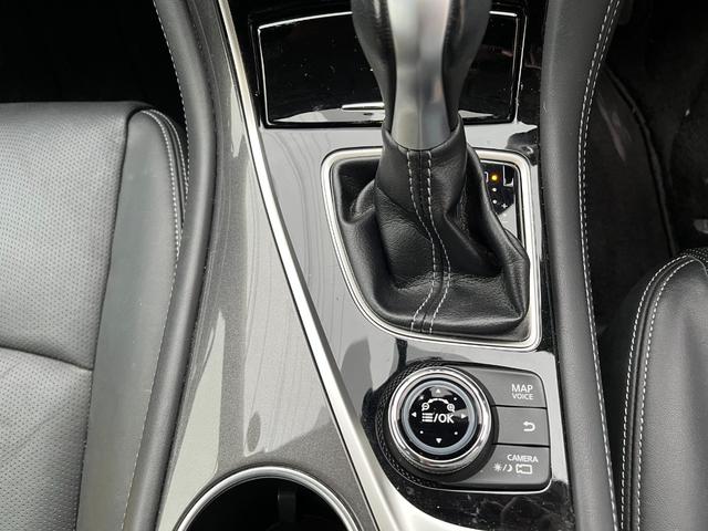 スカイライン ３５０ＧＴ　ハイブリッド　タイプＰ　【１２か月ライト保証】純正ナビ　フルセグＴＶ　アラウンドビューモニター　エマージェンシーブレーキ　ＥＴＣ　純正１７ＡＷ　インテリジェントキー２個　ＬＥＤヘッドランプ　ブラックレザーシート（23枚目）