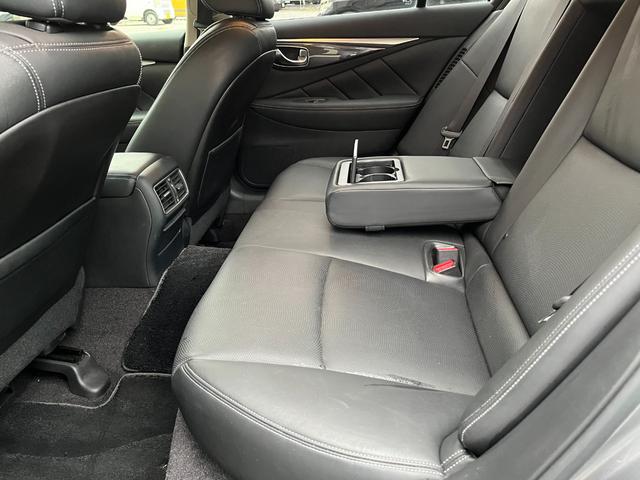 スカイライン ３５０ＧＴ　ハイブリッド　タイプＰ　【１２か月ライト保証】純正ナビ　フルセグＴＶ　アラウンドビューモニター　エマージェンシーブレーキ　ＥＴＣ　純正１７ＡＷ　インテリジェントキー２個　ＬＥＤヘッドランプ　ブラックレザーシート（36枚目）