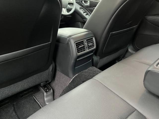 スカイライン ３５０ＧＴ　ハイブリッド　タイプＰ　【１２か月ライト保証】純正ナビ　フルセグＴＶ　アラウンドビューモニター　エマージェンシーブレーキ　ＥＴＣ　純正１７ＡＷ　インテリジェントキー２個　ＬＥＤヘッドランプ　ブラックレザーシート（37枚目）