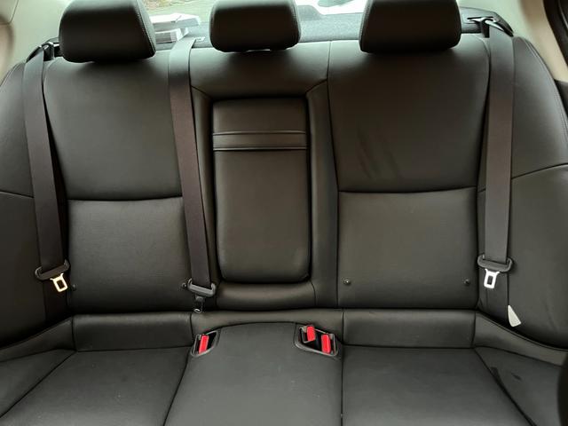 スカイライン ３５０ＧＴ　ハイブリッド　タイプＰ　【１２か月ライト保証】純正ナビ　フルセグＴＶ　アラウンドビューモニター　エマージェンシーブレーキ　ＥＴＣ　純正１７ＡＷ　インテリジェントキー２個　ＬＥＤヘッドランプ　ブラックレザーシート（43枚目）