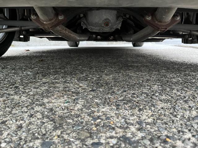 スカイライン ３５０ＧＴ　ハイブリッド　タイプＰ　【１２か月ライト保証】純正ナビ　フルセグＴＶ　アラウンドビューモニター　エマージェンシーブレーキ　ＥＴＣ　純正１７ＡＷ　インテリジェントキー２個　ＬＥＤヘッドランプ　ブラックレザーシート（66枚目）