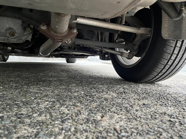 スカイライン ３５０ＧＴ　ハイブリッド　タイプＰ　【１２か月ライト保証】純正ナビ　フルセグＴＶ　アラウンドビューモニター　エマージェンシーブレーキ　ＥＴＣ　純正１７ＡＷ　インテリジェントキー２個　ＬＥＤヘッドランプ　ブラックレザーシート（68枚目）