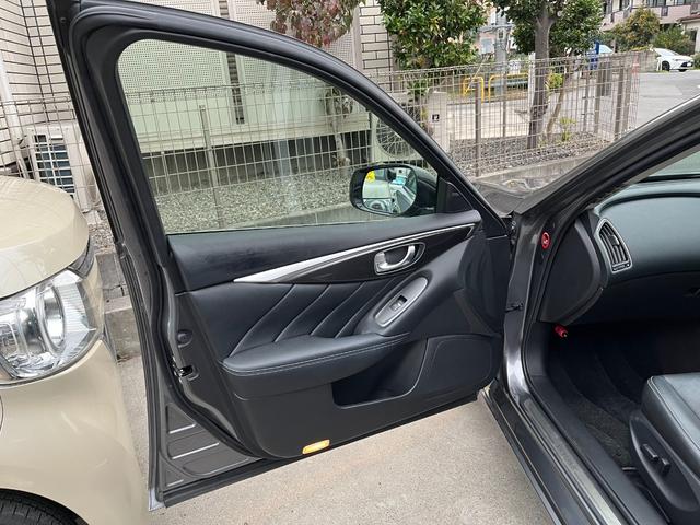 スカイライン ３５０ＧＴ　ハイブリッド　タイプＰ　【１２か月ライト保証】純正ナビ　フルセグＴＶ　アラウンドビューモニター　エマージェンシーブレーキ　ＥＴＣ　純正１７ＡＷ　インテリジェントキー２個　ＬＥＤヘッドランプ　ブラックレザーシート（69枚目）