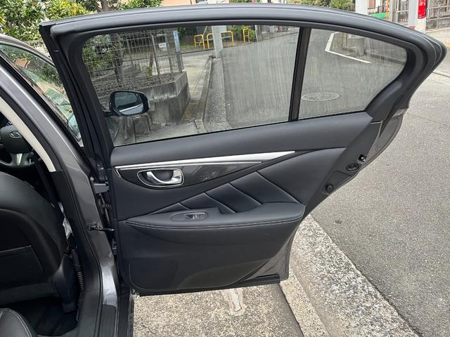 スカイライン ３５０ＧＴ　ハイブリッド　タイプＰ　【１２か月ライト保証】純正ナビ　フルセグＴＶ　アラウンドビューモニター　エマージェンシーブレーキ　ＥＴＣ　純正１７ＡＷ　インテリジェントキー２個　ＬＥＤヘッドランプ　ブラックレザーシート（72枚目）