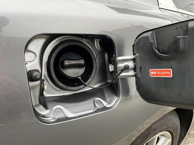 スカイライン ３５０ＧＴ　ハイブリッド　タイプＰ　【１２か月ライト保証】純正ナビ　フルセグＴＶ　アラウンドビューモニター　エマージェンシーブレーキ　ＥＴＣ　純正１７ＡＷ　インテリジェントキー２個　ＬＥＤヘッドランプ　ブラックレザーシート（79枚目）