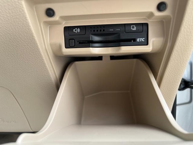 アルファード 240X 【点検整備後御納車】走行距離37000キロ 両側パワースライドドア 純正ナビ フルセグTV バックカメラ スマートキー ETC HIDヘッドライト 8人乗り パーキングセンサー(28枚目)