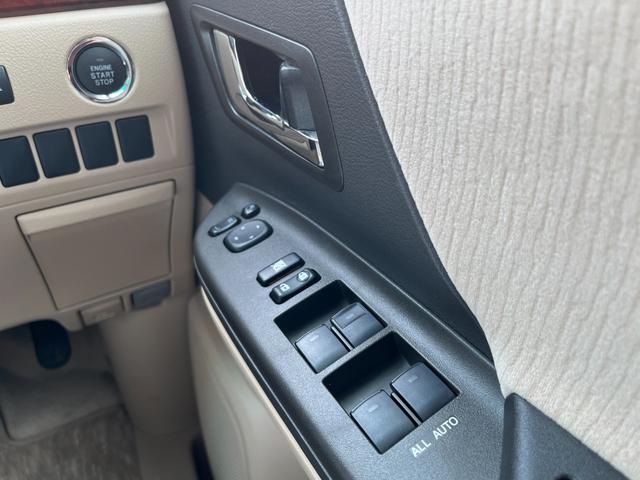 アルファード 240X 【点検整備後御納車】走行距離37000キロ 両側パワースライドドア 純正ナビ フルセグTV バックカメラ スマートキー ETC HIDヘッドライト 8人乗り パーキングセンサー(29枚目)