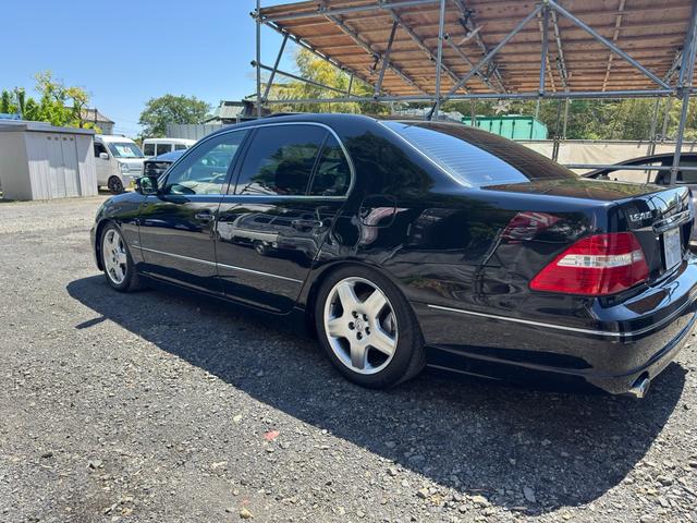 米国トヨタその他 　ＬＳ４３０・ムーンルーフ・純正マルチ　黒革シート　マフラーヴァルド・前後ドラレコ・Ｂカメラスマートキー・ＥＴＣ・走行距離マイル表示カーＦＡＸ付き（18枚目）