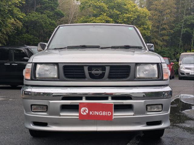 ダットサンピックアップ ダブルキャブ　スカイスター　オーテック　オーテック架装・５ＭＴ車・ＥＴＣ・ハードキャノビー・メッキホイール（2枚目）