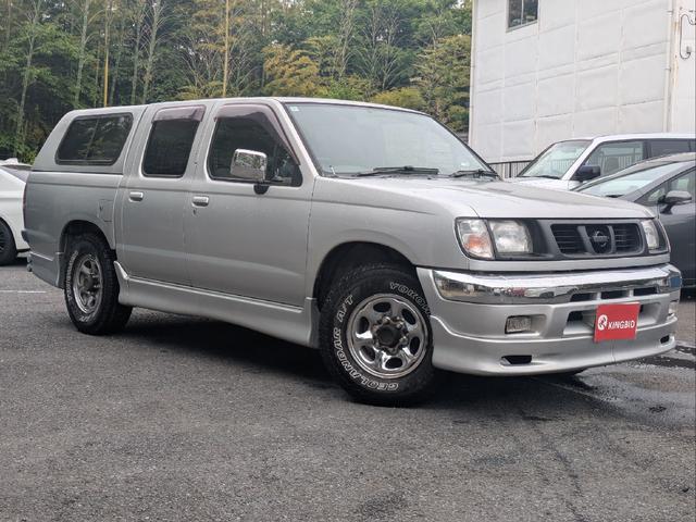 ダットサンピックアップ ダブルキャブ　スカイスター　オーテック　オーテック架装・５ＭＴ車・ＥＴＣ・ハードキャノビー・メッキホイール（3枚目）