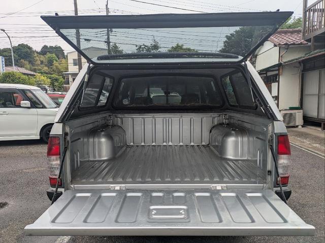 ダットサンピックアップ ダブルキャブ　スカイスター　オーテック　オーテック架装・５ＭＴ車・ＥＴＣ・ハードキャノビー・メッキホイール（8枚目）