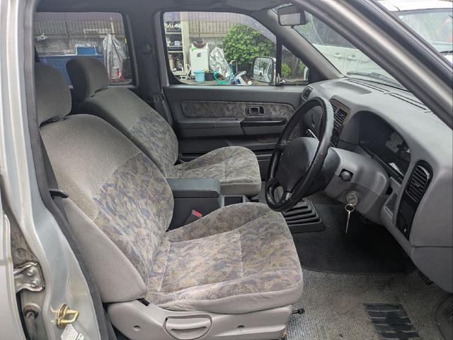 ダットサンピックアップ ダブルキャブ　スカイスター　オーテック　オーテック架装・５ＭＴ車・ＥＴＣ・ハードキャノビー・メッキホイール（14枚目）