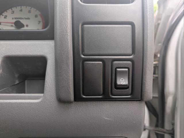 ダットサンピックアップ ダブルキャブ　スカイスター　オーテック　オーテック架装・５ＭＴ車・ＥＴＣ・ハードキャノビー・メッキホイール（20枚目）