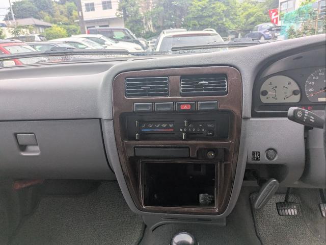 ダットサンピックアップ ダブルキャブ　スカイスター　オーテック　オーテック架装・５ＭＴ車・ＥＴＣ・ハードキャノビー・メッキホイール（24枚目）