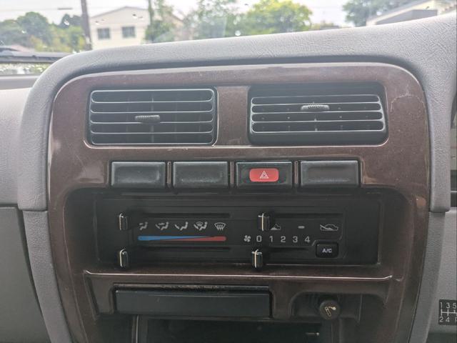ダットサンピックアップ ダブルキャブ　スカイスター　オーテック　オーテック架装・５ＭＴ車・ＥＴＣ・ハードキャノビー・メッキホイール（25枚目）