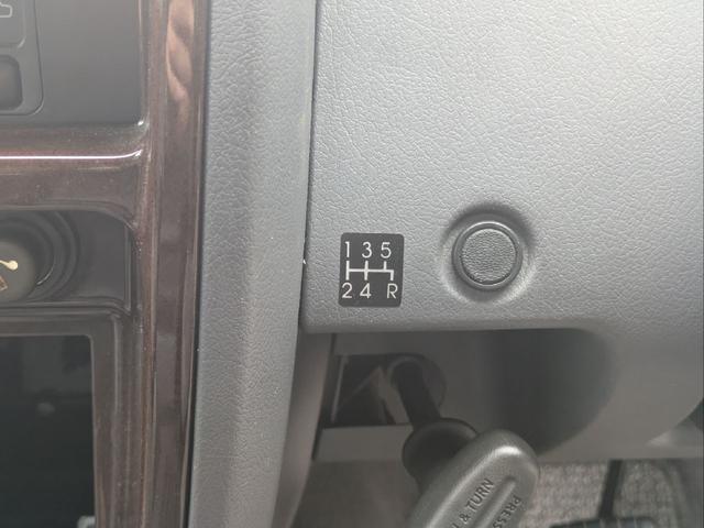 ダットサンピックアップ ダブルキャブ　スカイスター　オーテック　オーテック架装・５ＭＴ車・ＥＴＣ・ハードキャノビー・メッキホイール（27枚目）