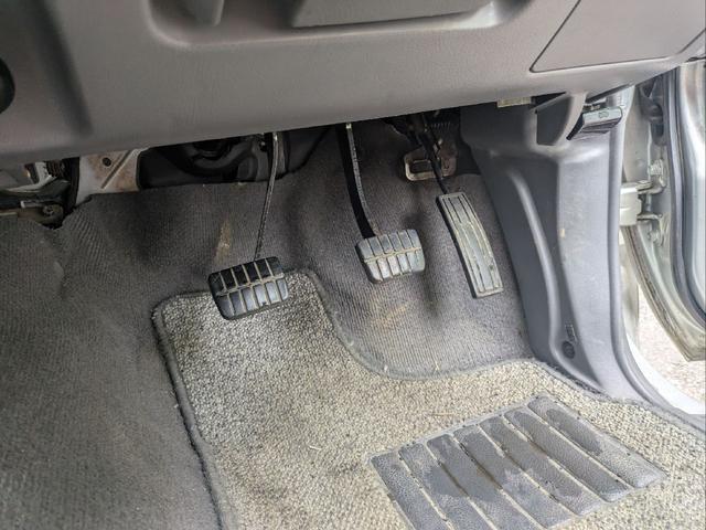 ダットサンピックアップ ダブルキャブ　スカイスター　オーテック　オーテック架装・５ＭＴ車・ＥＴＣ・ハードキャノビー・メッキホイール（28枚目）