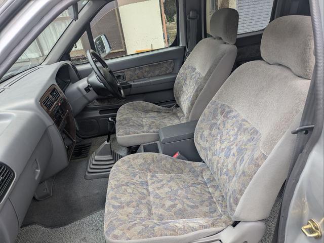 ダットサンピックアップ ダブルキャブ　スカイスター　オーテック　オーテック架装・５ＭＴ車・ＥＴＣ・ハードキャノビー・メッキホイール（33枚目）