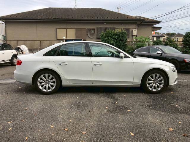 Ａ４ ２．０ＴＦＳＩクワトロ　ＳＥパッケージ／レザーシート／木目調インパネ／純正ナビ／ＴＶ／ＥＴＣ／バックモニター／パワーシート／シートヒーター／（5枚目）