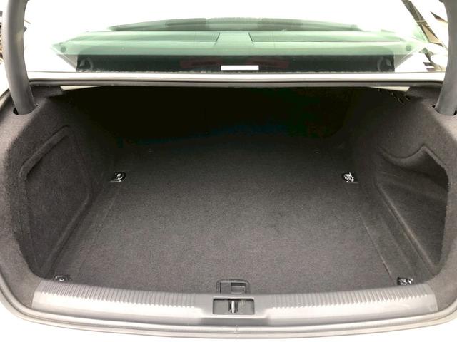 Ａ４ ２．０ＴＦＳＩクワトロ　ＳＥパッケージ／レザーシート／木目調インパネ／純正ナビ／ＴＶ／ＥＴＣ／バックモニター／パワーシート／シートヒーター／（16枚目）