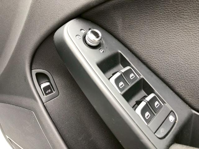 Ａ４ ２．０ＴＦＳＩクワトロ　ＳＥパッケージ／レザーシート／木目調インパネ／純正ナビ／ＴＶ／ＥＴＣ／バックモニター／パワーシート／シートヒーター／（26枚目）