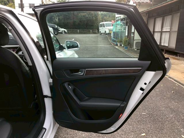 Ａ４ ２．０ＴＦＳＩクワトロ　ＳＥパッケージ／レザーシート／木目調インパネ／純正ナビ／ＴＶ／ＥＴＣ／バックモニター／パワーシート／シートヒーター／（32枚目）