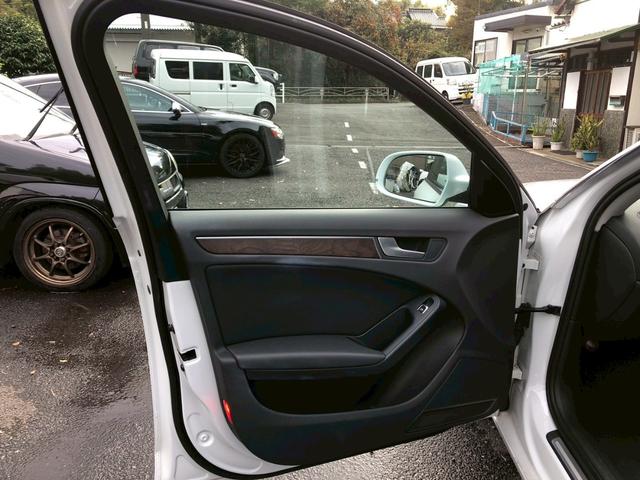 Ａ４ ２．０ＴＦＳＩクワトロ　ＳＥパッケージ／レザーシート／木目調インパネ／純正ナビ／ＴＶ／ＥＴＣ／バックモニター／パワーシート／シートヒーター／（33枚目）