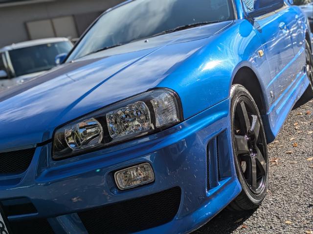 スカイライン ＧＴスペシャルエディション　アルティアエアロ・サイド　リアエアロ・Ｒスポイラー・ハイキャスレス車・社外ＡＷ・ＭＯＭＯディープコーン・ＫＥＮＷＯＯＤデジタルインナーミラー・ＫＥＮＷＯＯＤ　Ｐナビ・オールペン車両・ＥＴＣ（6枚目）