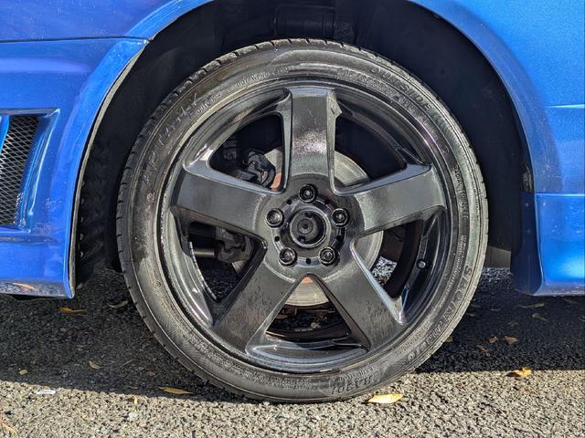 スカイライン ＧＴスペシャルエディション　アルティアエアロ・サイド　リアエアロ・Ｒスポイラー・ハイキャスレス車・社外ＡＷ・ＭＯＭＯディープコーン・ＫＥＮＷＯＯＤデジタルインナーミラー・ＫＥＮＷＯＯＤ　Ｐナビ・オールペン車両・ＥＴＣ（9枚目）