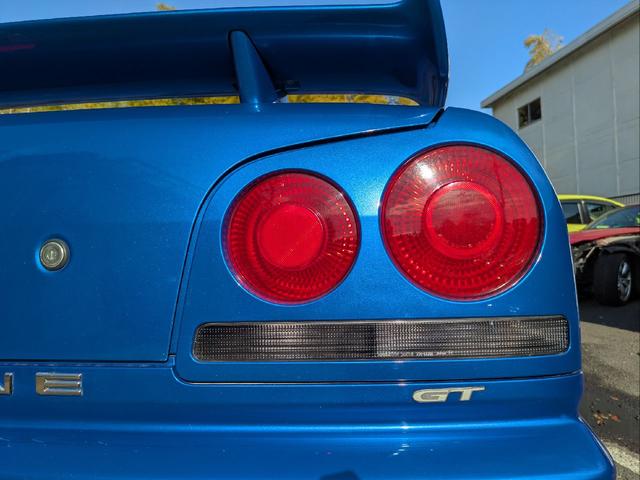 スカイライン ＧＴスペシャルエディション　アルティアエアロ・サイド　リアエアロ・Ｒスポイラー・ハイキャスレス車・社外ＡＷ・ＭＯＭＯディープコーン・ＫＥＮＷＯＯＤデジタルインナーミラー・ＫＥＮＷＯＯＤ　Ｐナビ・オールペン車両・ＥＴＣ（15枚目）