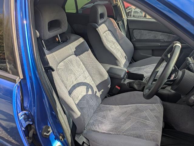 スカイライン ＧＴスペシャルエディション　アルティアエアロ・サイド　リアエアロ・Ｒスポイラー・ハイキャスレス車・社外ＡＷ・ＭＯＭＯディープコーン・ＫＥＮＷＯＯＤデジタルインナーミラー・ＫＥＮＷＯＯＤ　Ｐナビ・オールペン車両・ＥＴＣ（18枚目）