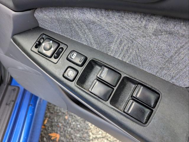 スカイライン ＧＴスペシャルエディション　アルティアエアロ・サイド　リアエアロ・Ｒスポイラー・ハイキャスレス車・社外ＡＷ・ＭＯＭＯディープコーン・ＫＥＮＷＯＯＤデジタルインナーミラー・ＫＥＮＷＯＯＤ　Ｐナビ・オールペン車両・ＥＴＣ（28枚目）