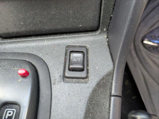 スカイライン ＧＴスペシャルエディション　アルティアエアロ・サイド　リアエアロ・Ｒスポイラー・ハイキャスレス車・社外ＡＷ・ＭＯＭＯディープコーン・ＫＥＮＷＯＯＤデジタルインナーミラー・ＫＥＮＷＯＯＤ　Ｐナビ・オールペン車両・ＥＴＣ（33枚目）