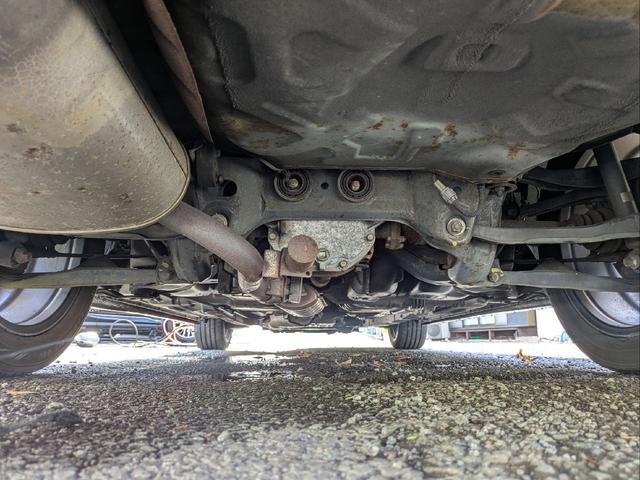 スカイライン ＧＴスペシャルエディション　アルティアエアロ・サイド　リアエアロ・Ｒスポイラー・ハイキャスレス車・社外ＡＷ・ＭＯＭＯディープコーン・ＫＥＮＷＯＯＤデジタルインナーミラー・ＫＥＮＷＯＯＤ　Ｐナビ・オールペン車両・ＥＴＣ（40枚目）