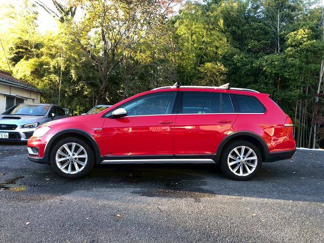 ゴルフオールトラック ＴＳＩ　４モーション　アップグレードパッケージ　ディスカバープロパッケージ・ＴＶ・バックモニター・プリクラッシュセーフティ・レーンキープ・アクティブクルーズコントロール・シートヒーター・ＥＴＣ・パドルシフト・ステアリングスイッチ・（9枚目）